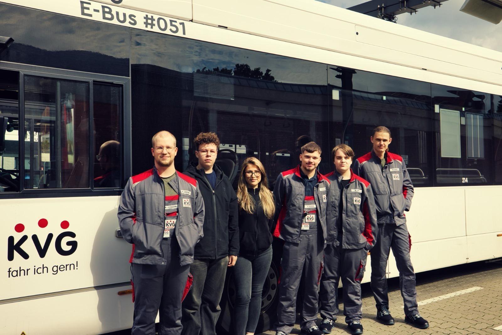 Sechs der neuen Auszubildenden der KVG