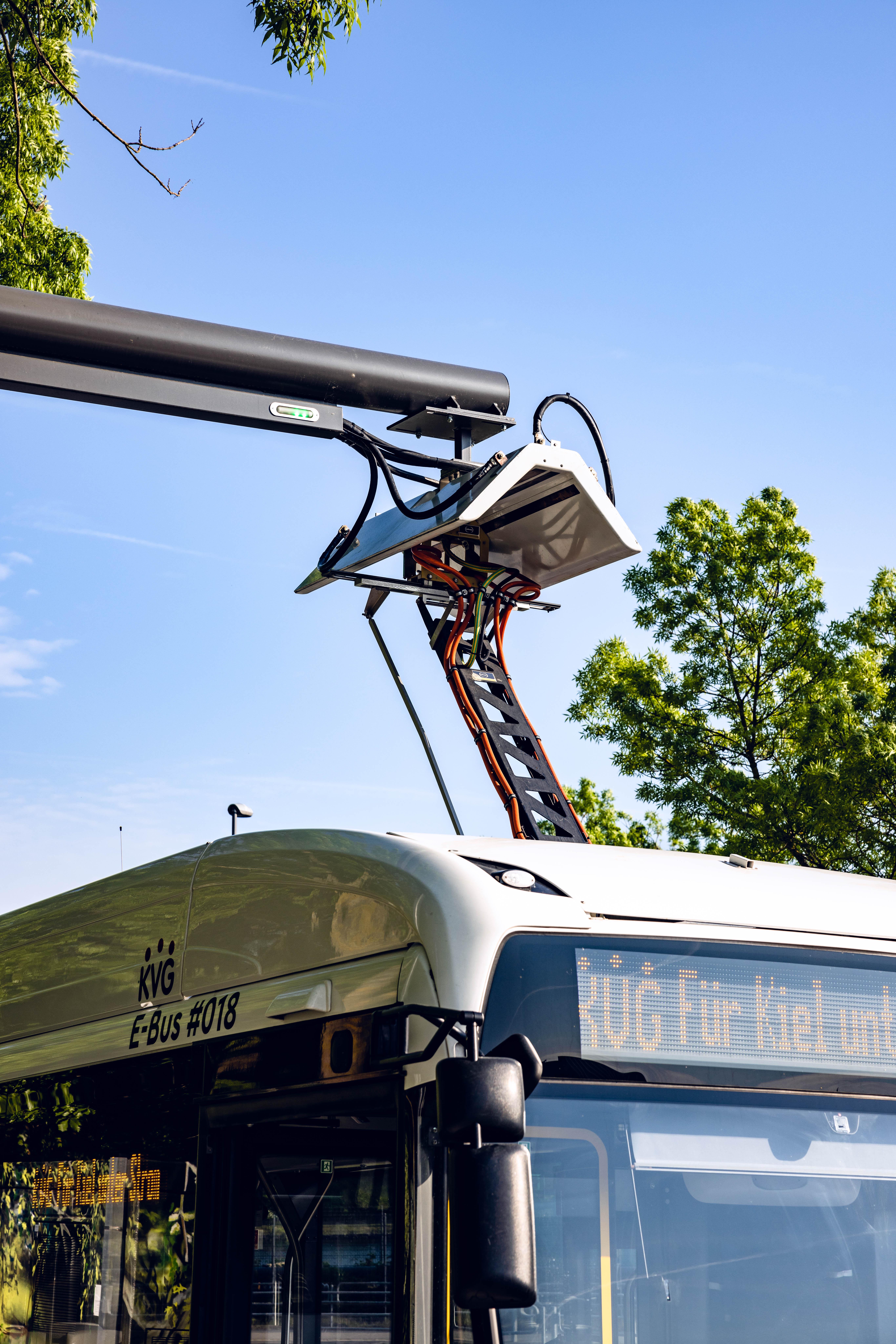 E-Bus an einem High-Power-Charger