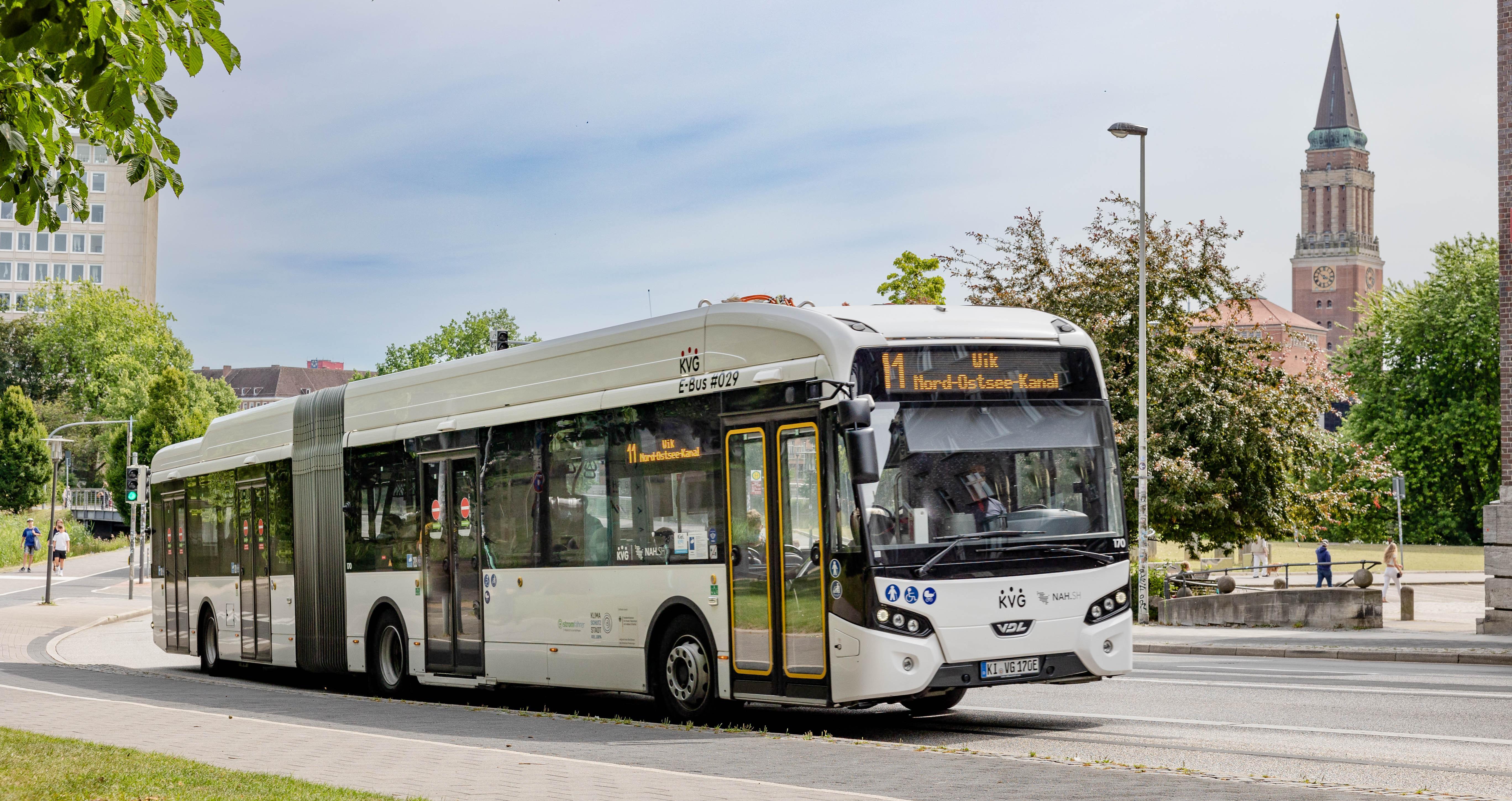 Lorentzendamm - Close up Bus