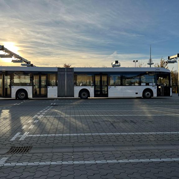 VDL E-Bus Gelenkwagen Einstiegsseite